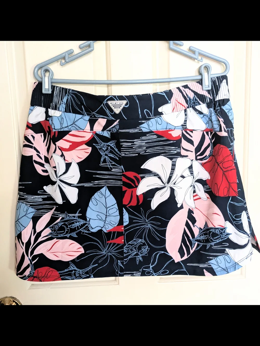 COLUMBIA Women's Floral Tropical PFG Skort Blue Navy White & Pink Accents